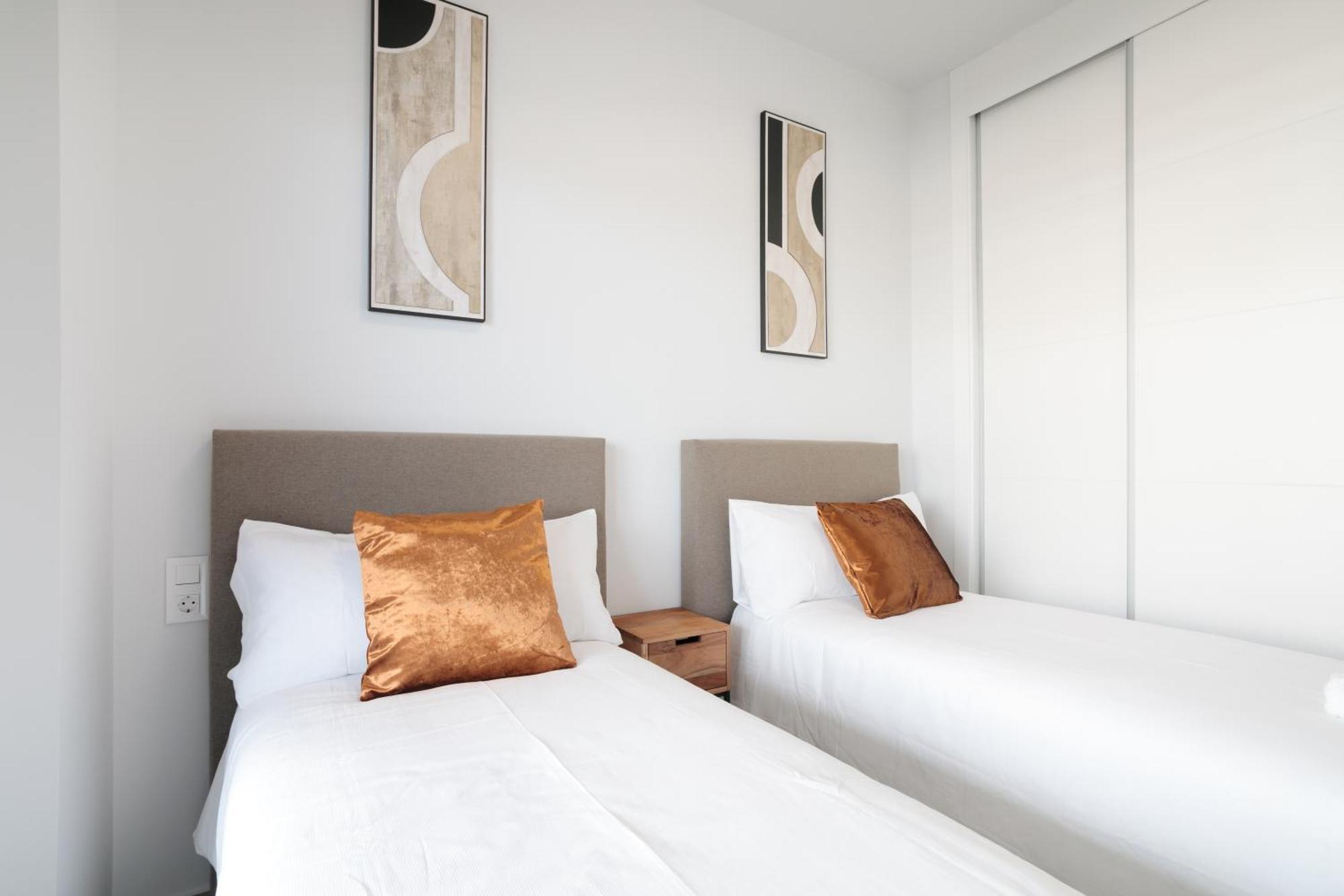 Arenales Terrace Refugee New With Pool And Gym Appartement *