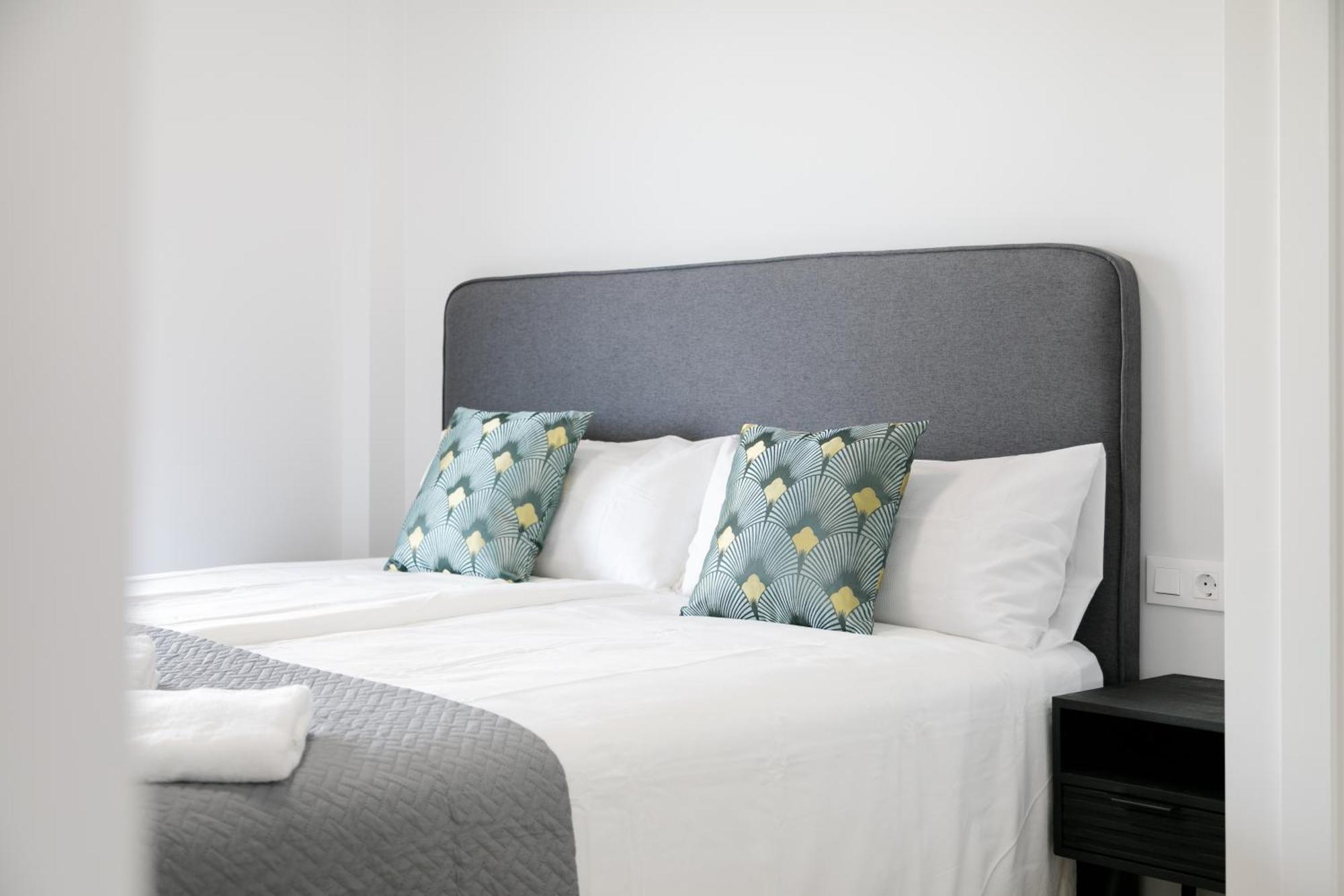 Arenales Terrace Refugee New With Pool And Gym Appartement *