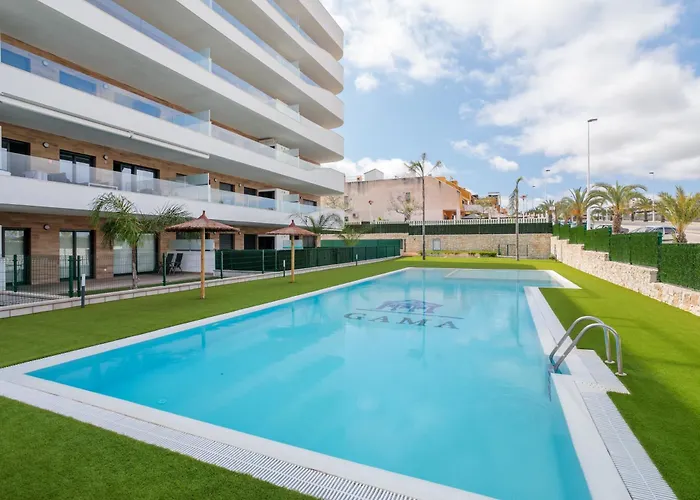 Arenales Terrace Refugee New Apartment With Pool And Gym