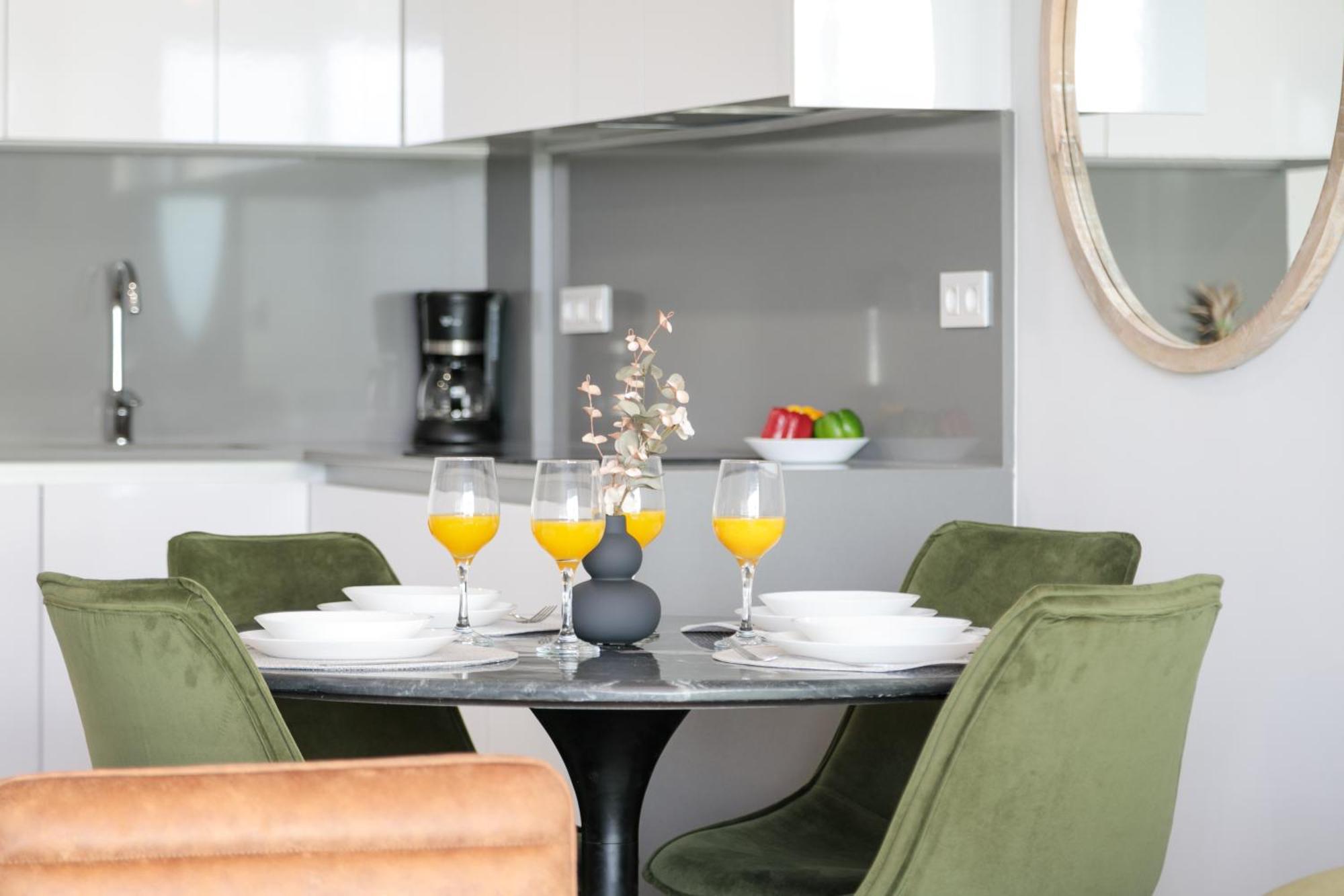 Arenales Terrace Refugee New With Pool And Gym *