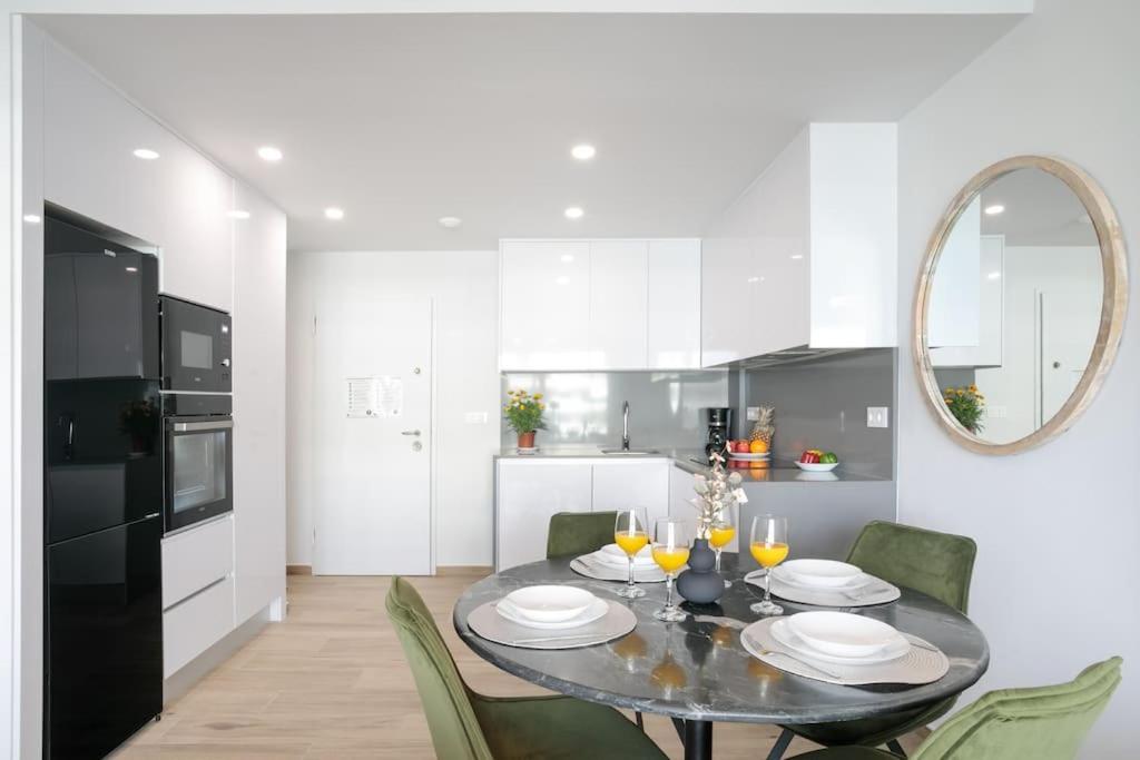 Arenales Terrace Refugee New With Pool And Gym *