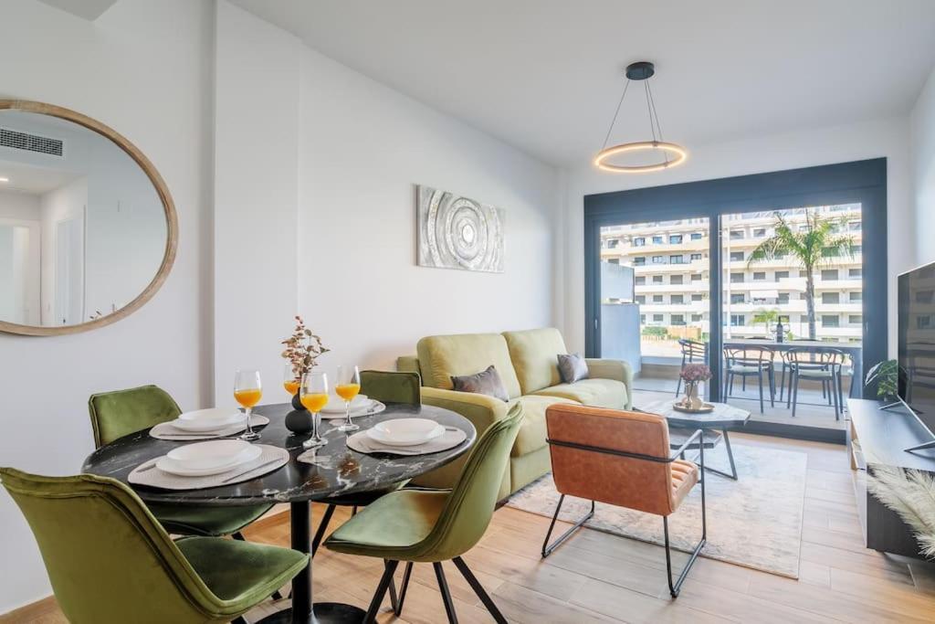 Arenales Terrace Refugee New With Pool And Gym Arenales del Sol