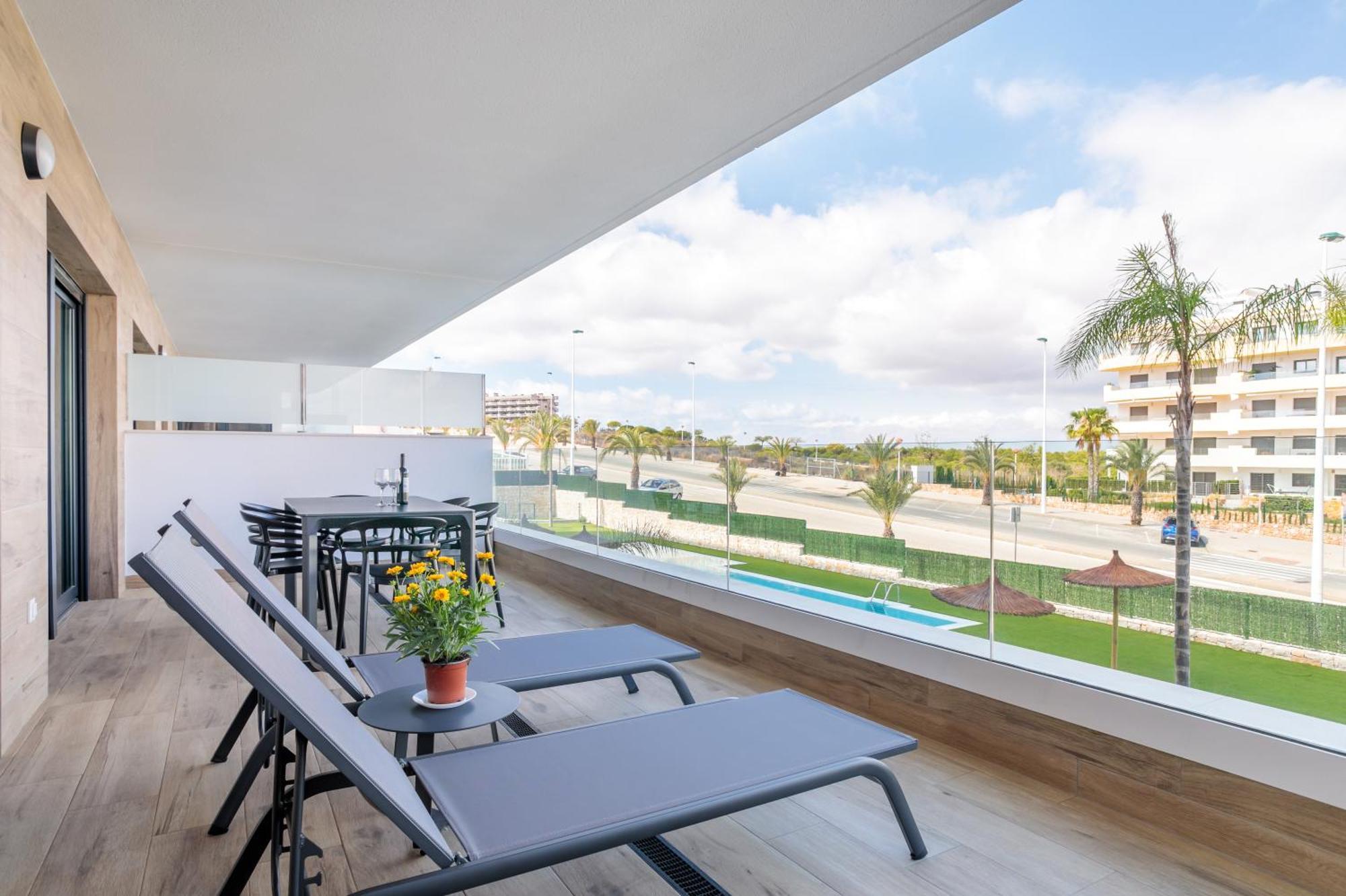 Arenales Terrace Refugee New With Pool And Gym * Arenales del Sol