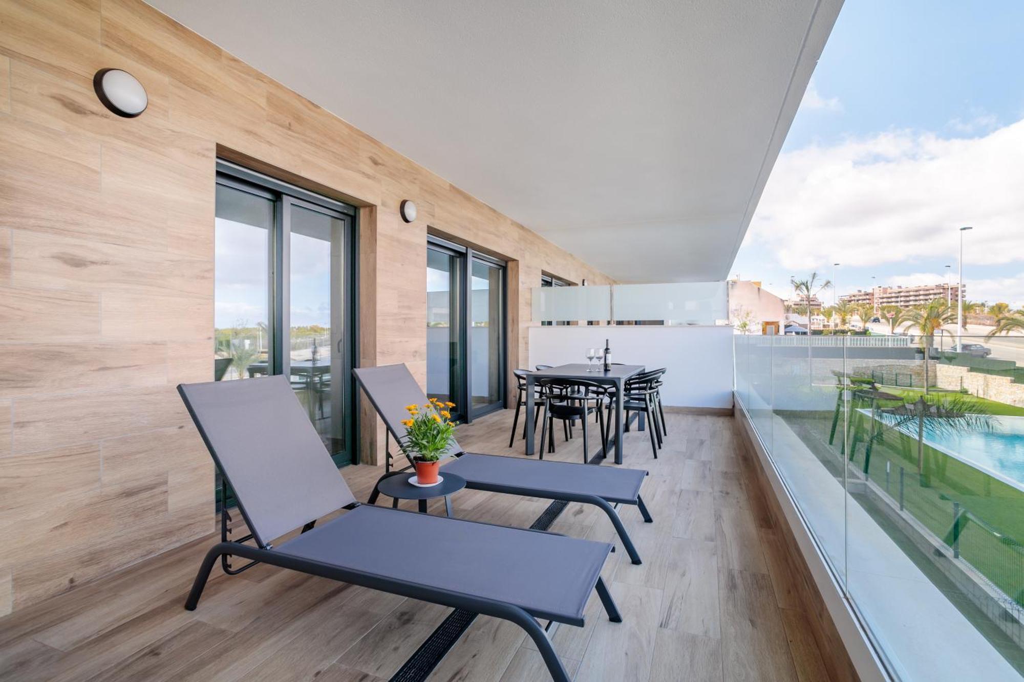 Arenales Terrace Refugee New With Pool And Gym Arenales del Sol